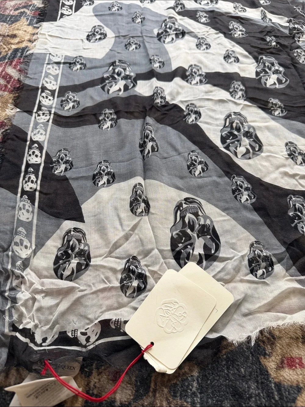 Alexander McQueen lightweight scarf